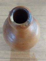 Bouteille ancienne tournée à la main