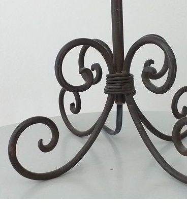 Pied de lampe à poser en fer forgé