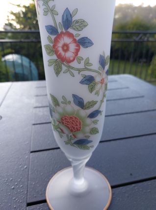 VASE TULIPE OPALINE BLANCHE VINTAGE DECOR FLORAL 1970 JAPON
