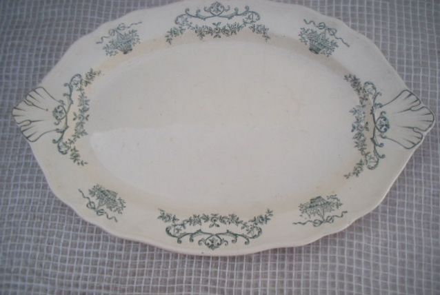 plat a service  choiseul signe au dos
