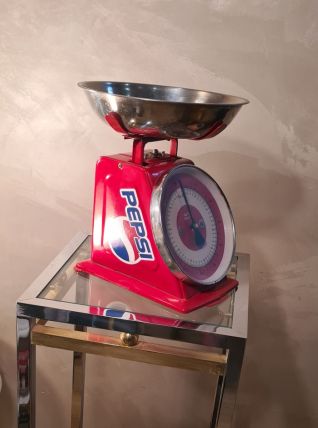 Balance ancienne  1975 a 80  Dimensions 20cms de l, 32cms de