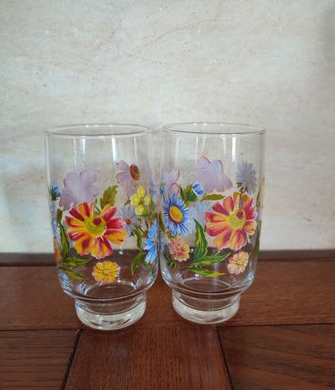 Lot de 2 verres vintage Arcoroc motifs floraux