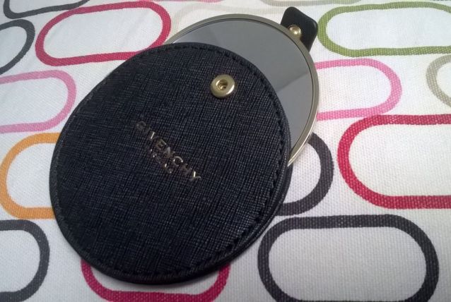 Miroir de sac a main/ poche/ voyage Givenchy 