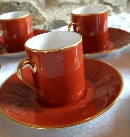 Service à café rouge et or en porcelaine Solognes