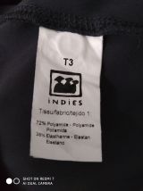 blouse noire avec voile sur la manches et tout le haut
