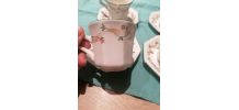 4 tasses a café avec sous tasses. 1 tasse ébréchée