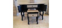 Petit bureau avec son tabouret. Noir et et imprimé serpent c