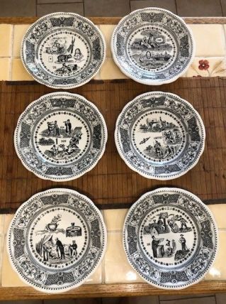 Ensemble de 6 assiettes à dessert "Rébus" en faïence de Gien