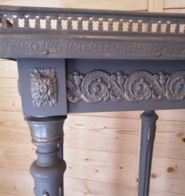 Sellette de style louis XVI peinte en gris et patinée 