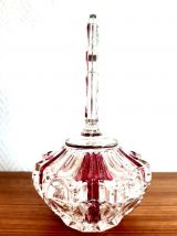 Bonbonnière en verre ciselé 