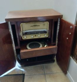 meuble radio tourne disque année 60