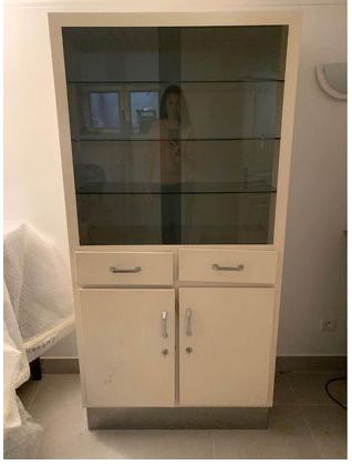 Armoire pharmacie vitrée
