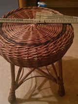 Tabouret en osier et rotin artisanal