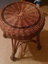Tabouret en osier et rotin artisanal