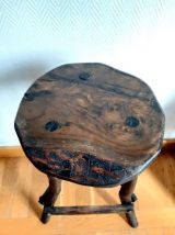 Paire de tabourets en bois brutaliste 