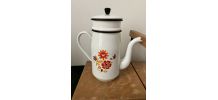 Théière vintage seventies en émail
