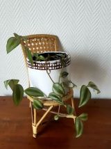Chaise de poupée en rotin vintage