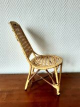 Chaise de poupée en rotin vintage