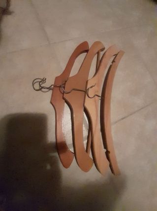 Lot 4 cintres bois