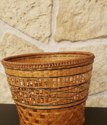 Corbeille ou cache pot en rotin