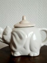 Théière vintage éléphant en céramique
