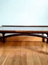 Grande table basse en rotin et verre fumé 1960 