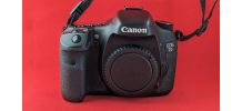 Canon 7D - body + batterie/chargeur + mémoire CF 16 Go