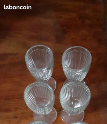 8 coupes à glace ou salade de fruits en verre