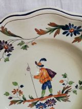 Assiette /Plat vieux Moustiers Longchamp 
