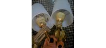 PAIRE D'APPLIQUES VINTAGE EN PLASTIQUE D'EPOQUE et laiton CO