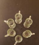 6 verres  à liqueur verre pressé moulé forme choppe