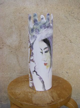 Vase revisité par un artiste.