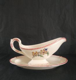 Saucière en faïence Creil et Montereau France 1930