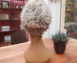 BONNET FAUSSE FOURRURE GRIS T 54-55 CM NEUF 