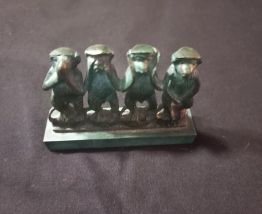 Très belle miniature des singes de la sagesse 