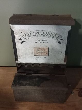 Ancien distributeur de rustine " VULCAVITE "