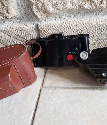Appareil photo Lumière dans son étui