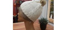 BONNET BLANC POMPON GRIS STYLE VANESSA BRUNO