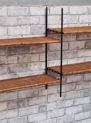 etagere  mural ou sur pied  metal et rotin 1950  a 70     ,8