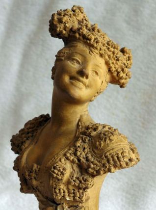 Buste de femme en terre cuite signé Torcuato Tasso Y Nadal