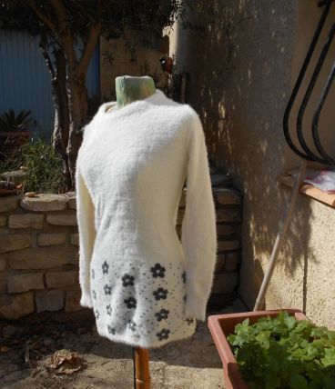 ROBE PULL BLANC FLEURS GRIS T 38-40 QUASI NEUF STYLE VANESSA