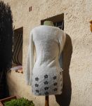 ROBE PULL BLANC FLEURS GRIS T 38-40 QUASI NEUF STYLE VANESSA