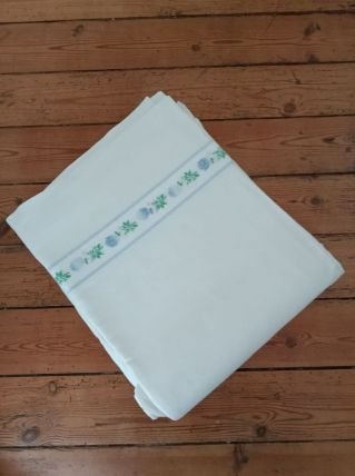 Drap brodé vintage 