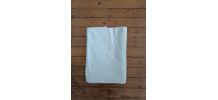 Drap blanc vintage avec monogramme 