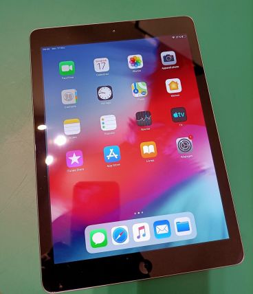 Apple IPAD AIR 32 Go Parfait Etat	A1474