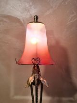 lampe fer forgé de 1920 a 30, avec patine or  avec jolie tul