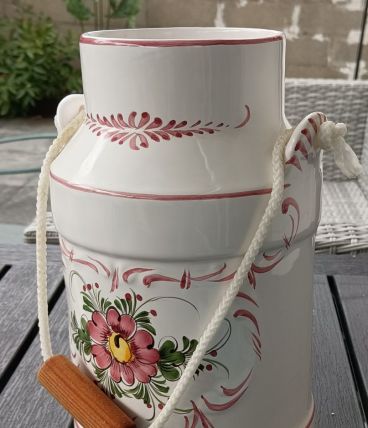 Pot à lait décoratif