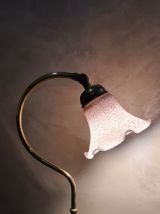 lampe  laiton style art deco avec tres belle tulipe opaline 