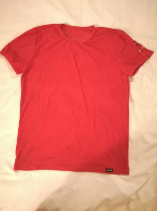 T-shit moulant synthétique rouge Lookme