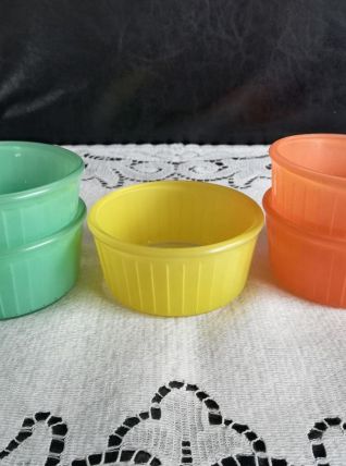Suite de 5 ramequins aux couleurs pop